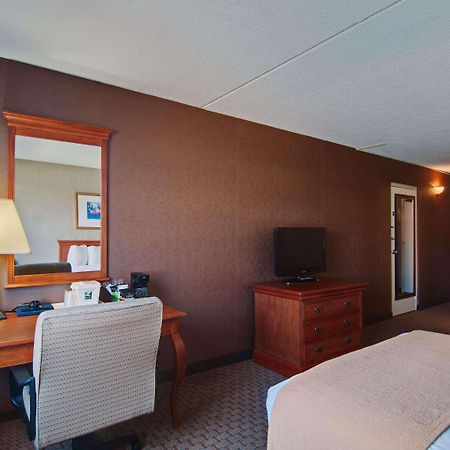 Quality Inn Бекли Екстериор снимка