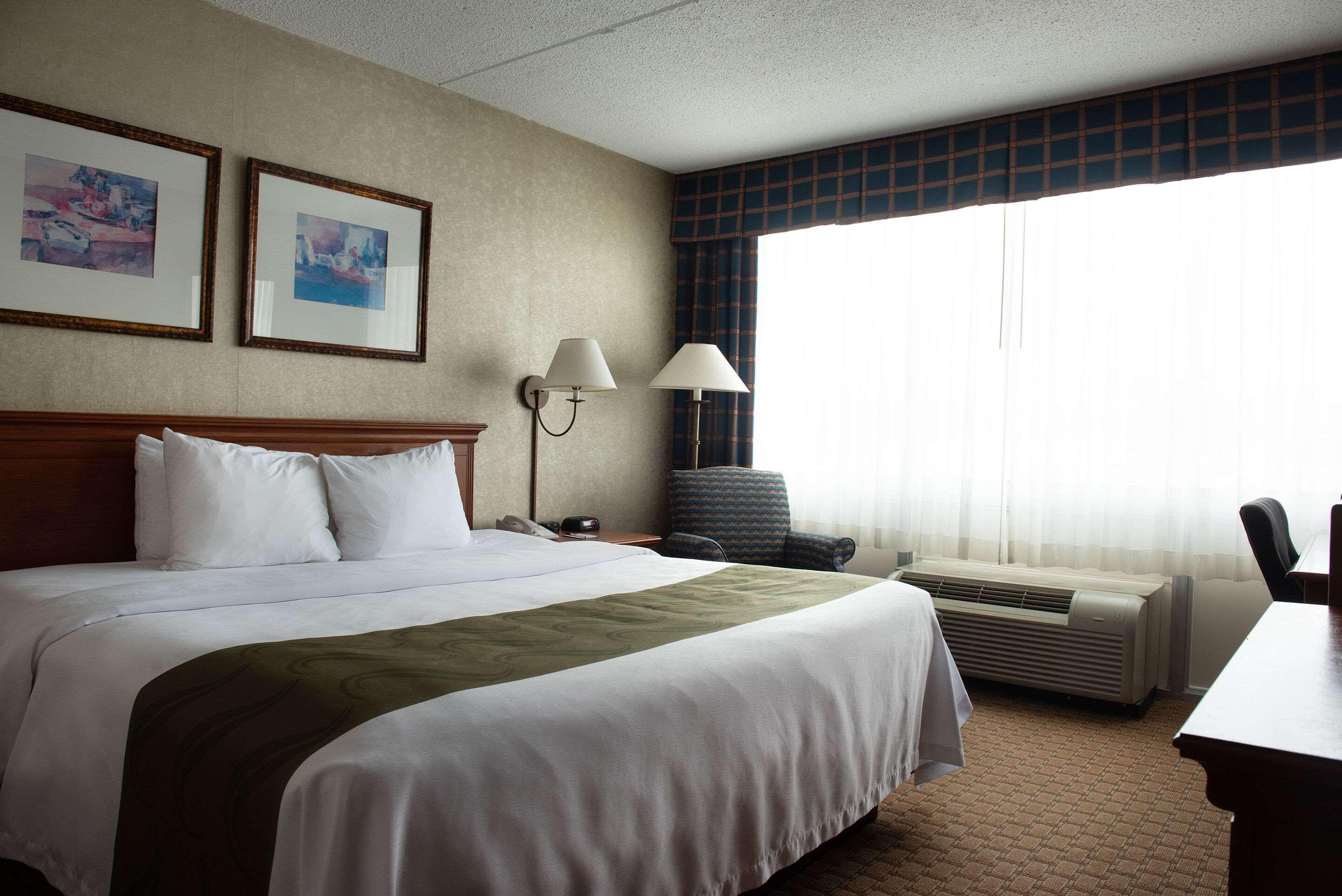 Quality Inn Бекли Екстериор снимка