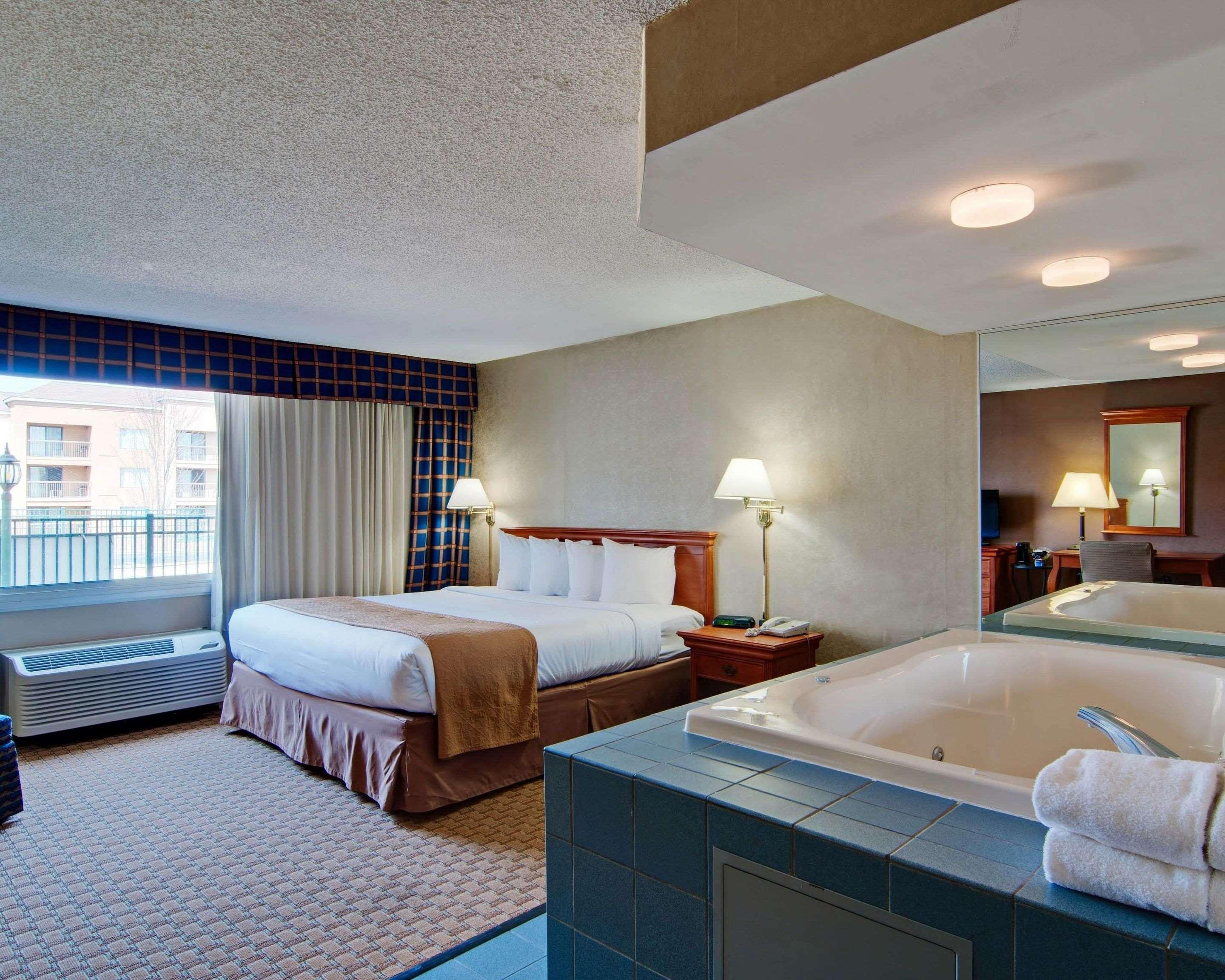 Quality Inn Бекли Екстериор снимка