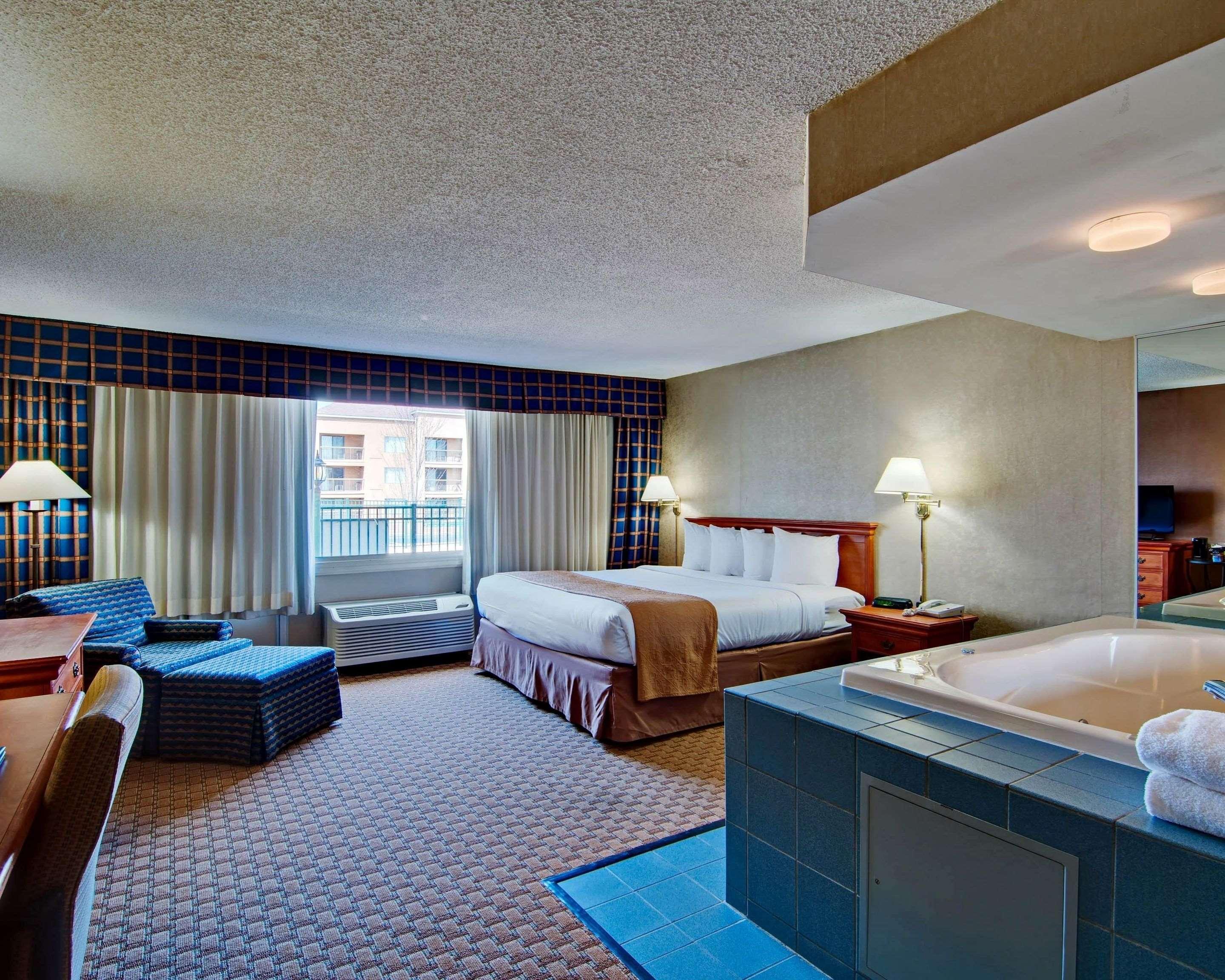 Quality Inn Бекли Екстериор снимка