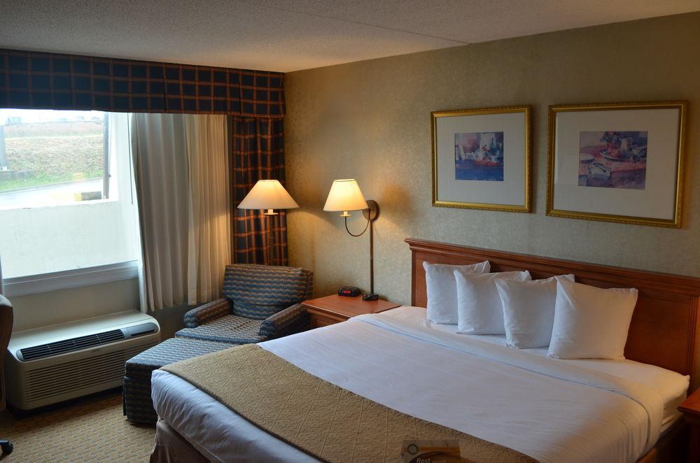 Quality Inn Бекли Екстериор снимка