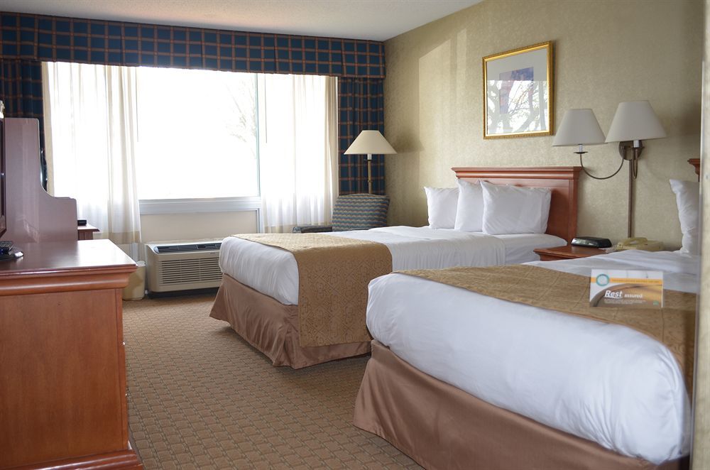 Quality Inn Бекли Екстериор снимка