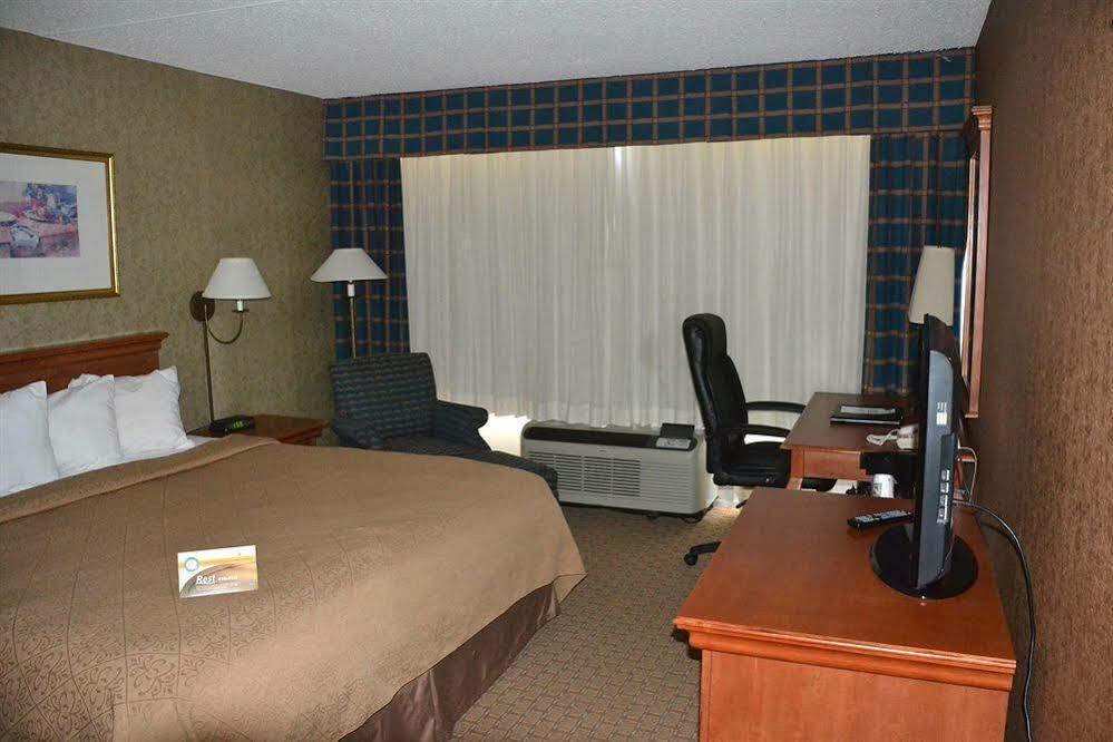 Quality Inn Бекли Екстериор снимка